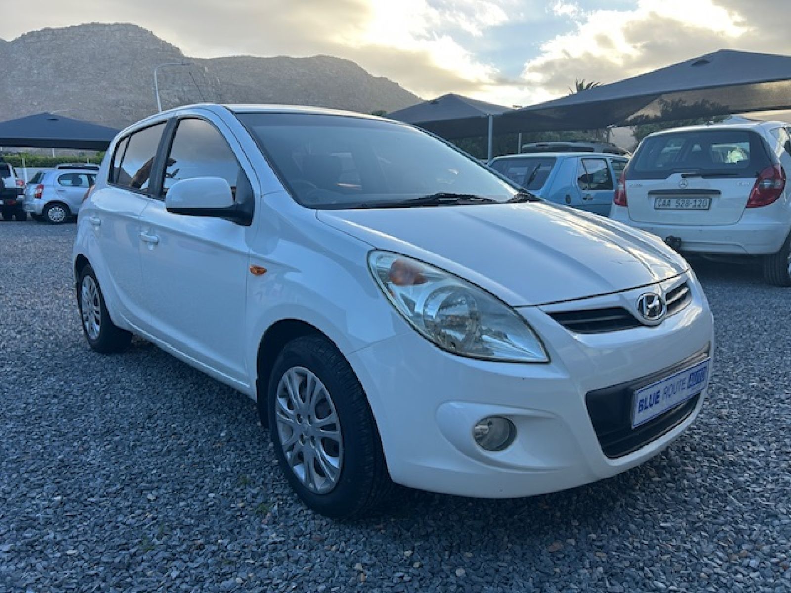 HYUNDAI i20 2012