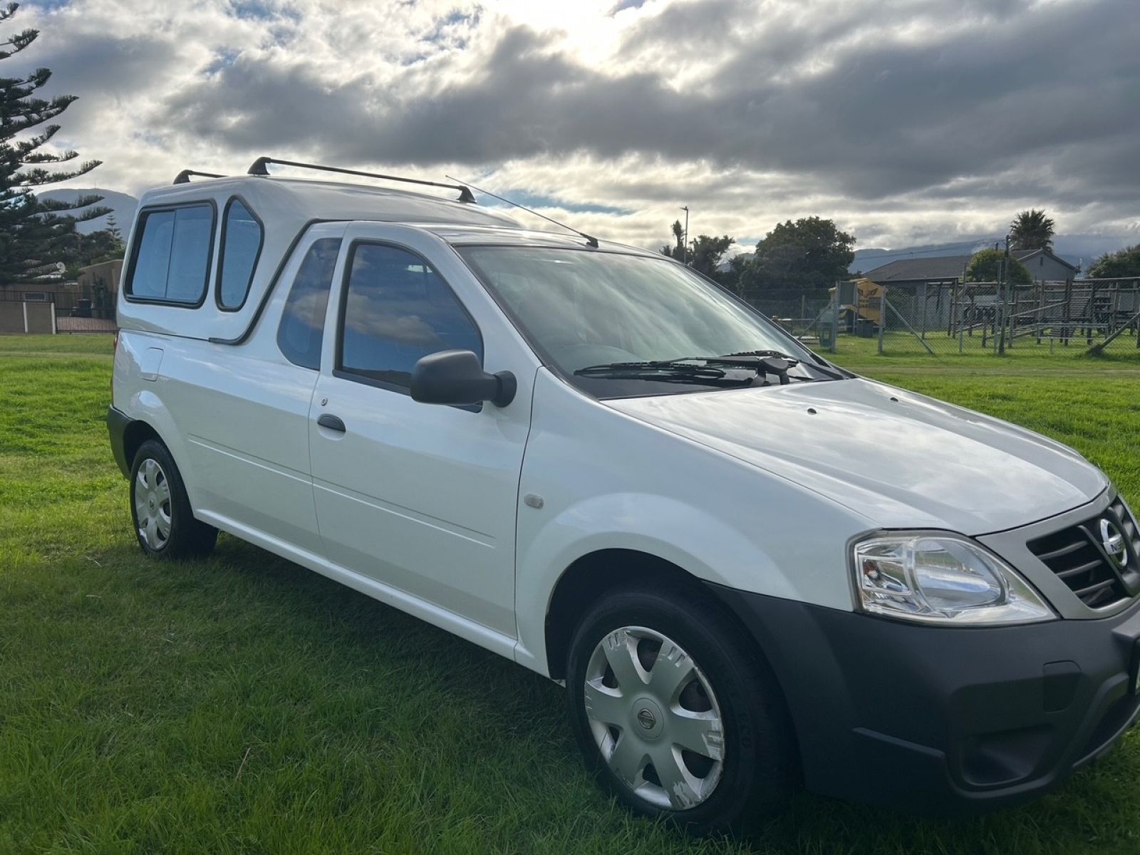 NISSAN NP200 2015