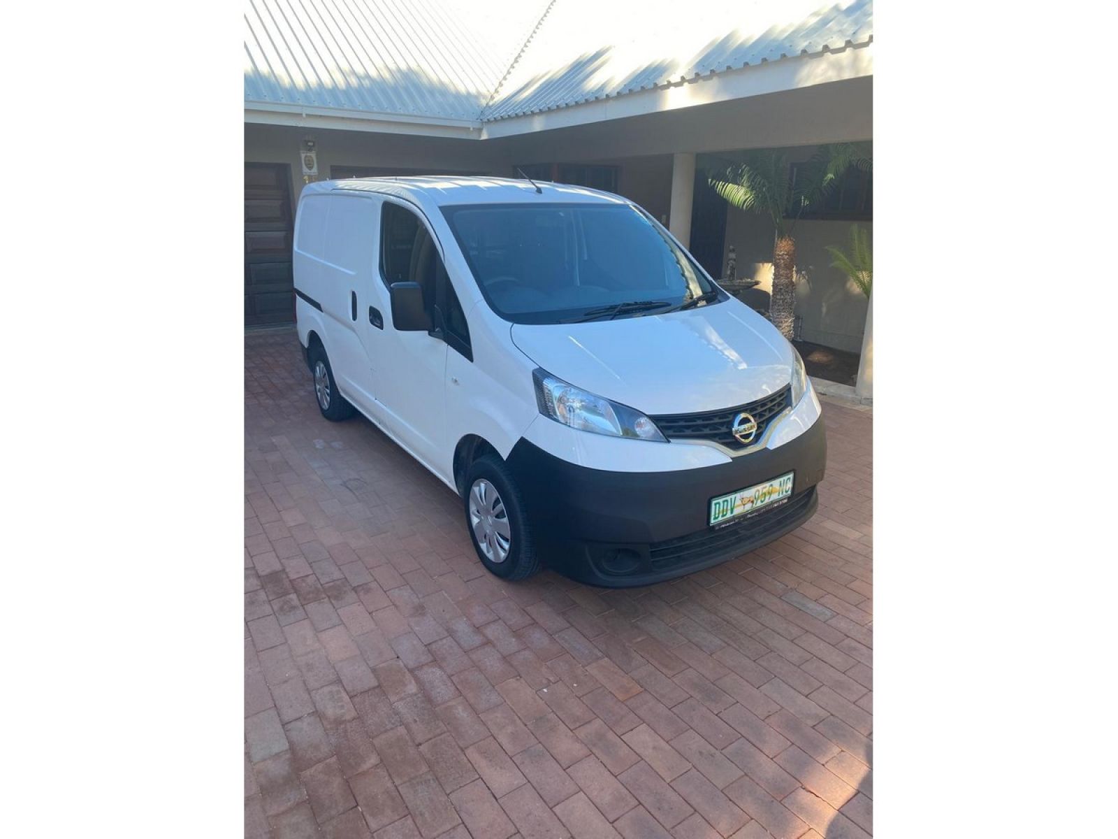 NISSAN NV200 2015