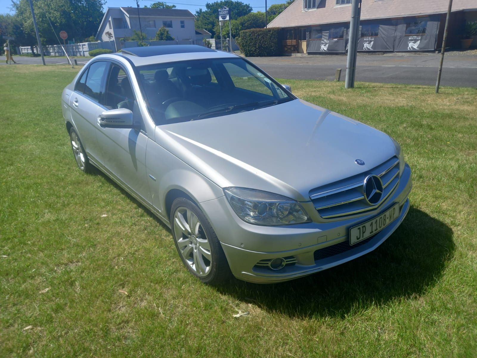 MERCEDES-BENZ C-CLASS SEDAN 2011